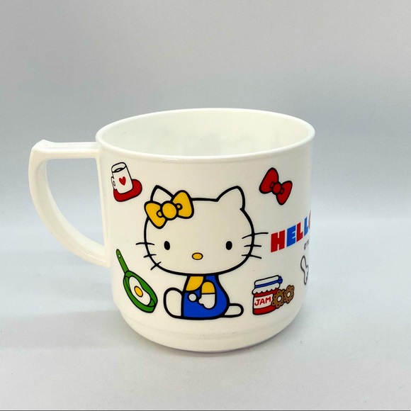 Hello Kitty Dinnerware Set - Picture 5 of 16